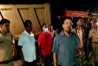 kanker road accident Kanker Collector Chandan Kumar explained to the angry crowd after the road accident