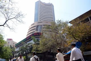 Sensex ends 360 pts down, Nifty below 17550