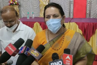 DOMBIVLI GANG RAPE CASE : Dr. Neelam Gorhe visits victim's family