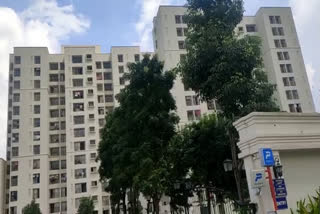 A boy dies by falling from 11th floor while playing in balcony