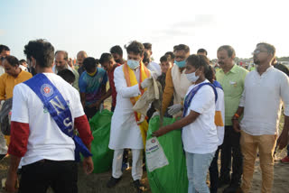 Anurag Thakur launches nationwide Clean India Programme from Prayagraj