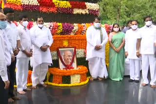 pocharam srinivas reddy tribute to gandhi, speaker pays tributes to gandhi