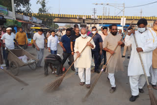 Union Minister Narendra Singh Tomar