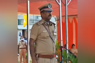 Prateep Philip  DGP of Police Training  Rajiv Gandhi murder issue  Rajiv Gandhi  hat and name badge  Prateep Philip hat and name badge  dgp prateep philip wear cap and badge which was taken by court for rajiv gandhi murder issue  பிரதீப்  பிரிவு உபச்சார விழா  பிரதீப் பிலிப்  தொப்பியும் பேட்ஜும்  ராஜீவ்காந்தி  ராஜீவ்காந்தி கொலை சம்பவம்  ஓய்வுபெற்றார் டிஜிபி பிரதீப் பிலிப்