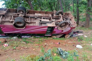 bus-going-from-mainpat-to-mungeli-carrying-police-personnel-overturned-in-sarguja