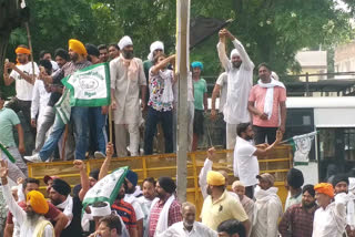 Police baton-charge people protesting