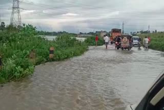 नालंदा में बाढ़ के पानी से बिहारशरीफ- राजगीर मुख्य मार्ग पर आवागमन बाधित