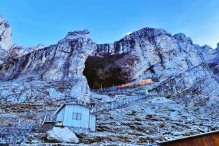 Jammu & Kashmir | Amarnath Cave Temple in Anantnag receives snowfall today