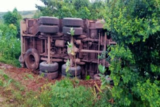 road-accident-in-shikaripada-of-dumka