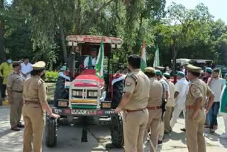 protest in noida