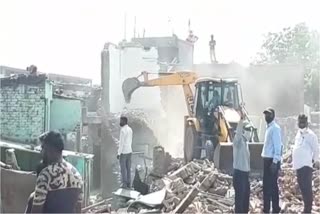 Faridabad railway slum demolition