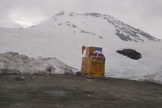 snowfall on kunzum pass