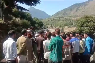 Residents of Ijara, Shamsawari and Perniya of Tehsil Boniyar stage protest over contaminated water supply.