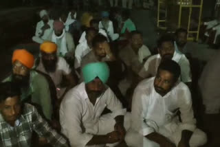Farmers protest in front Deputy CM dushyant chautala residence