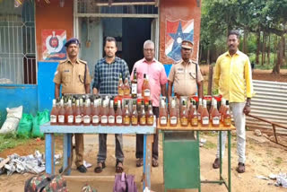 மும்பைக்கு ரயில் மூலம் மதுபாட்டில் கடத்தல்  karaikal railway station  railway station  liquor seized  liquor  liquor seized in karaikal railway station  ரயிலில் கடத்தப்பட்ட மதுபானங்கள்  மதுபானங்கள் கடத்தல்  காரைக்கால் டூ மும்பை  காரைக்கால் டூ மும்பை மதுபானம் கடத்தல்