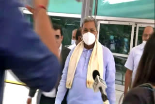 Siddaramaiah met Sonia Gandhi in New Delhi today