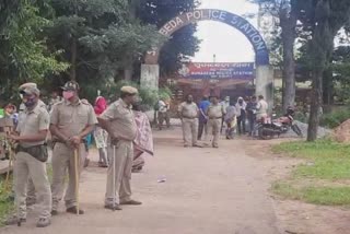 road block in front of sunabeda police station