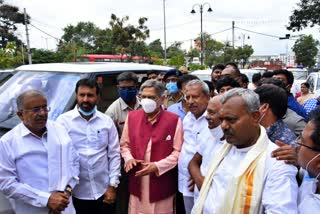 former-chief-minister-s-m-krishna-visits-mysore-for-inagurate-dasara