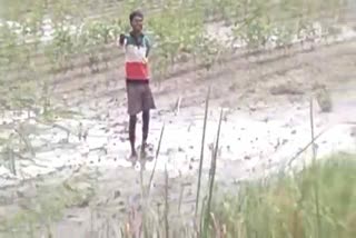A young man ran after seeing the vaccine authorities in yadgir district