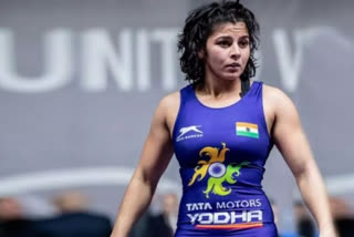 Sarita stuns world champ