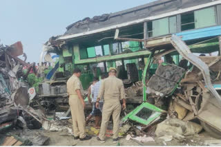 UP Road Accident : બારાબંકીમાં પ્રાઇવેટ બસ અને ટ્રકની ટક્કર, 9 ના મોત, અનેક લોકો ઘાયલ થયા