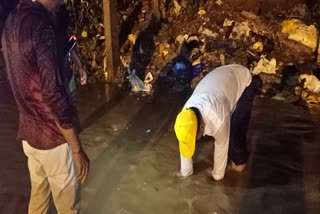 davangere Mayor who cleans the garbage in underpass