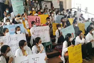 doctors-protest-against-government-in-bengaluru