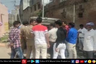 bandi-rakshak-shot-injured-by-canteen-manager-in-kasganj