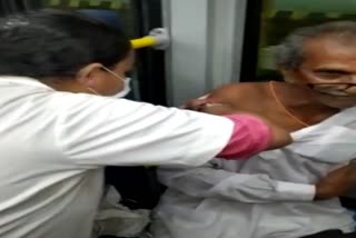 Vaccination in a bus in Rajkot