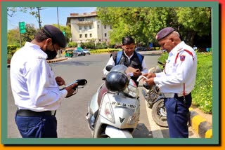 ٹریفک نظام کی خلاف ورزی کرنے والے 331 افراد کا چالان