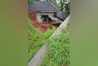 house collapse  Two killed in house collapse  heavy rain  heavy rain in malappuram  മലപ്പുറത്ത് കനത്ത മഴ  വീട് തകർന്ന് രണ്ട് മരണം  കനത്ത മഴയിൽ വീട് തകർന്ന് രണ്ട് മരണം