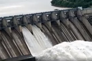 authorities lifted two gates from srisailam reservoir