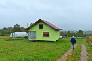 Bosnian spinning house