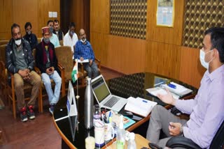 dc-held-a-meeting-with-kardar-union-regarding-the-preparations-for-kullu-dussehra