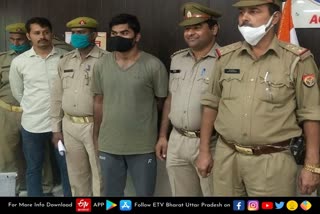 agra-police-solved-big-robbery-case-and-arrested-mastermind-driver