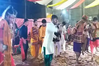 Raipurians dance to the tune of Garba