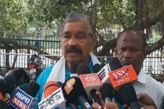 congress minister Suresh Kumar Routray goes in support of union minister bisheshwar tudu's statement