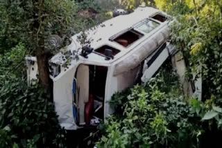 Car fell in 100 meters deep gorge near Baner Bilaspur