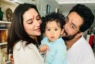 raj chakraborty and subhashree gangulys son yuvaan dancing in durga puja song