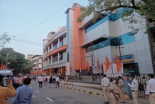 Shiv Sena's Dussehra rally at Shanmukhanand Hall; All eyes are on what Thackeray will say today