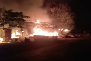 A huge fire broke out at a Mahalakshmi furniture warehouse in Bhiwandi