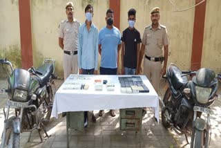 पुलिस की गिरफ्त में आरोपी