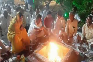 निहारिका राजे के लिए अनुष्ठान , अनुष्ठान में सांसद मनोज रजोरिया, Dholpur news,  Rituals for Niharika Raje, MP Manoj Rajoria in rituals