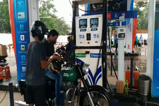 petrol-price-crosses-rs-dot-100-in-ranchi