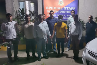 special staff team arrested drug smuggler in delhi