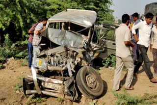 बाड़मेर जिले के सिणधरी के मेगा हाईवे पर दर्दनाक सड़क हादसा