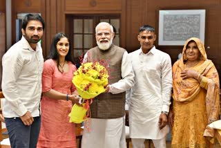 Wrestler Vinesh Phogat  Prime Minister Narendra Modi  Phogat calls on Modi  भारतीय पहलवान विनेश फोगट  प्रधानमंत्री नरेंद्र मोदी  टोक्यो ओलंपिक 2020  प्रधानमंत्री नरेंद्र मोदी से मुलाकात  विनेश ने ट्वीट किया