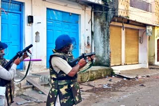 Stone pelting on police in Jabalpur