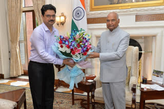 DU कुलपति प्रोफेसर योगेश सिंह ने राष्ट्रपति से मुलाकात की