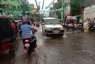 दो घंटे की झमाझम बारिश से शहर की सूरत बिगड़ी